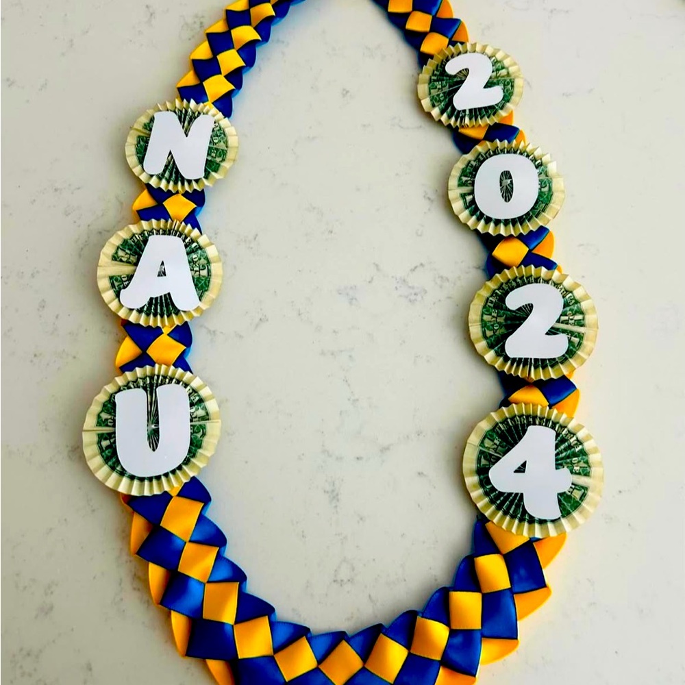 Personalized graduation money lei